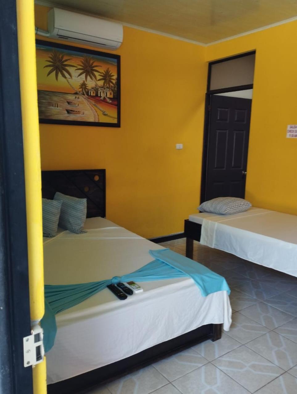 Cabinas Hukats Secret Jungle Puerto Viejo de Talamanca Exteriör bild