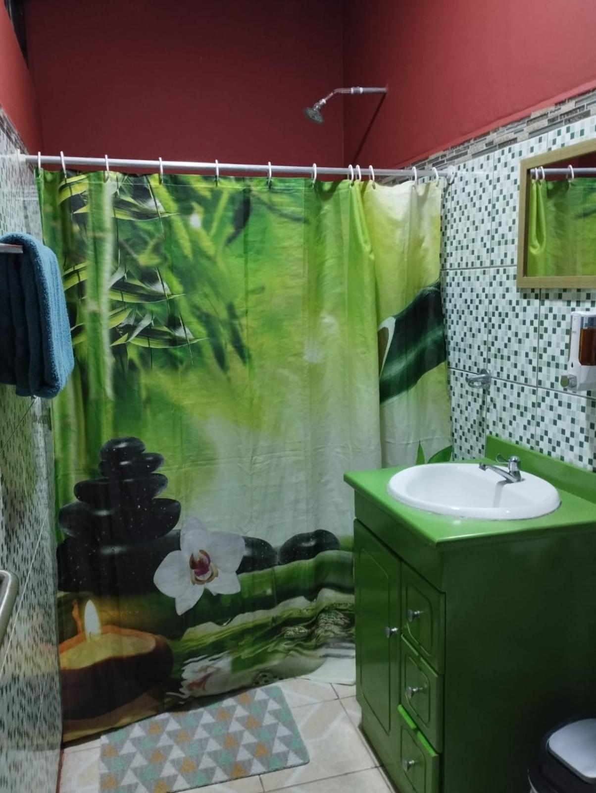 Cabinas Hukats Secret Jungle Puerto Viejo de Talamanca Exteriör bild