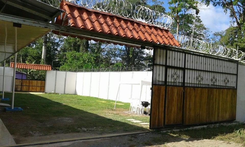 Cabinas Hukats Secret Jungle Puerto Viejo de Talamanca Exteriör bild